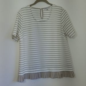 DE COLLECTION  striped career shirt size medium